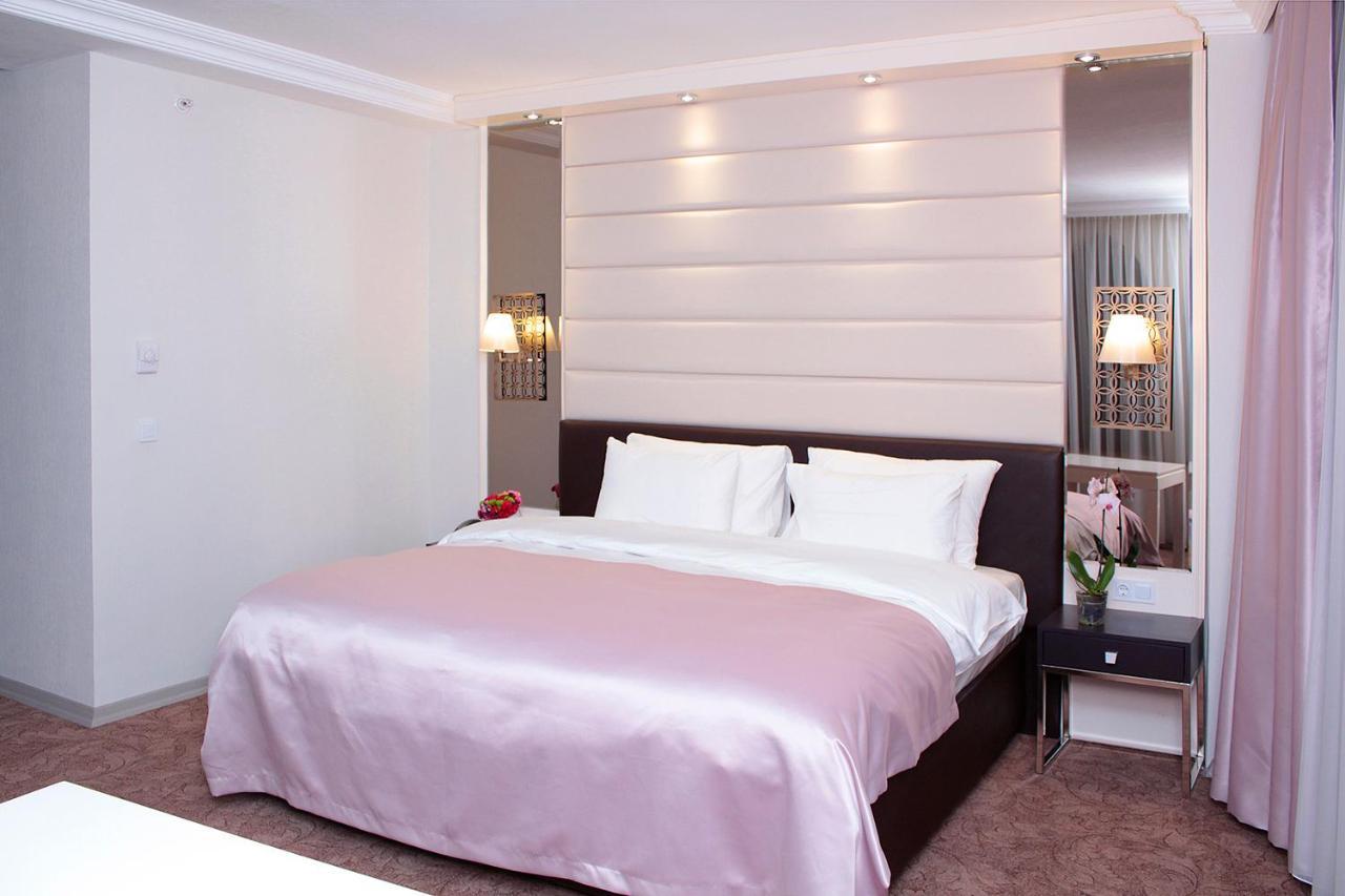 קוניה Dergah Hotel מראה חיצוני תמונה